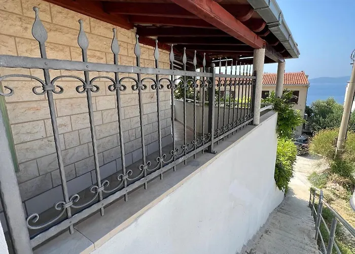 Seaside House Pisak - - 22862 度假居 *